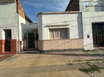 Casa · 118m² · 6 Ambientes · Venta Casa a Refaccionar en San Vicente 3 Dorm