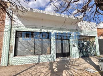 Bodega-Galpón · 230m² · 2 Ambientes · 1 Cochera · Galpón 230 m² en Alquiler – Beccar | Entrada Vehicular Patio