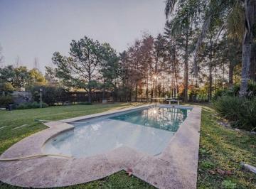 Casa · 260m² · 5 Ambientes · 3 Cocheras · Venta Casa 5 Ambientes Pilar - Permuta