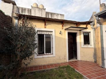 Departamento de 2 ambientes, Lomas de Zamora · PH de Dos Ambientes con Espacio Verde Propio