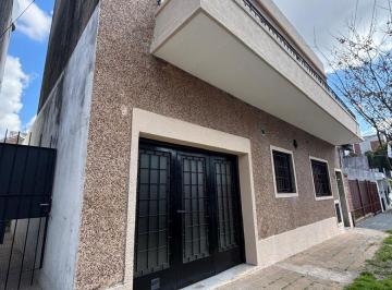 PH de 4 ambientes, Vicente López · PH de 4 Ambientes en Alquiler en Olivos
