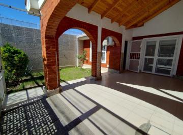 PH · 158m² · 3 Dormitorios · 1 Cochera · PH en Villa Farrell