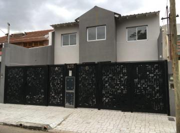 Casa de 4 ambientes, Lomas de Zamora · Duplex 4 Ambientes