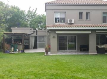 Casa · 200m² · 4 Dormitorios · Alquiler Temporal Casa 3 Dorm. con Pileta, en Barrio Laguna del Sol