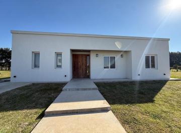 Casa · 200m² · 4 Ambientes · 2 Cocheras · Casa en Venta El Campo Cardales