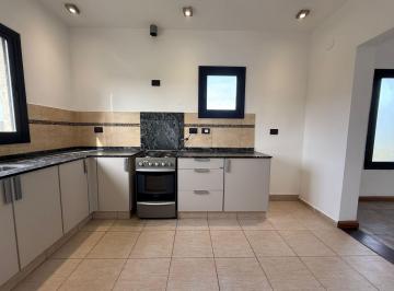 Casa · 160m² · 4 Ambientes · 2 Cocheras · Alquiler Casa 2 Dorm. Vista Carlos Paz