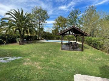 Casa · 260m² · 4 Ambientes · 3 Cocheras · Venta Casa en Lomas de La Tahona
