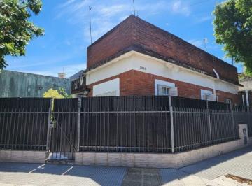 Casa · 83m² · 3 Ambientes · 1 Cochera · Casa 3 Ambientes en Venta Mataderos