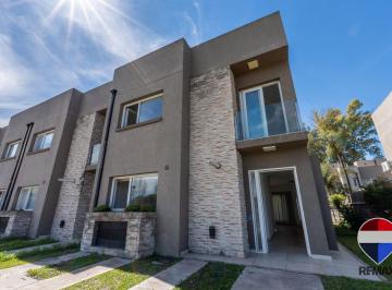 Casa · 136m² · 4 Ambientes · 1 Cochera · Venta Casa Tipo Duplex 4 Ambientes Lagoon Pilar