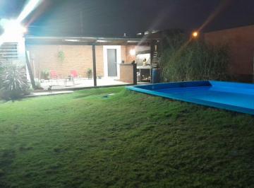 Casa de 3 ambientes, Roldán · Venta Casa con Pileta y Cochera - Chiara Lubich 330, Roldán