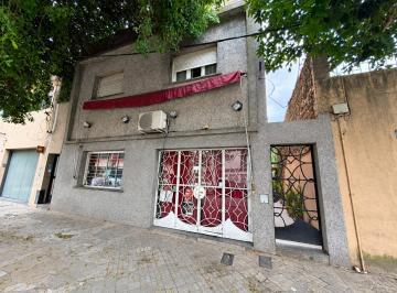 Casa · 253m² · 2 Ambientes · 1 Cochera · Casa en Venta Para Desarrollos en Barrio Lourdes, Rosario