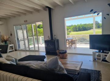 Casa · 1200m² · 5 Ambientes · 2 Cocheras · Lindisima Casa en Costa Esmeralda Golf 2, con Pileta, Parrilla Fogonero y Vista Al Golf.