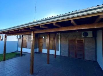 Casa · 174m² · 8 Ambientes · 1 Cochera · Casa con 173 m² Edificados. Venado Tuerto