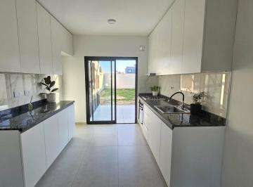 Casa · 70m² · 4 Ambientes · 1 Cochera · Duplex Venta Docta 2 Dormis Pb, 2 Baños, Estrenar Usd 122.000