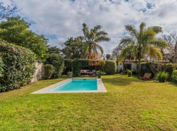 Foto1 · Venta Espectacular Casa de 4 Dorm. con Jardín, Piscina y Barbacoa en Carrasco Norte