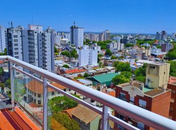 Departamento en Alquiler de 1 ambiente  · Luminoso 1 Ambiente con Balcón + Vista Panorámica a Cuadras de La Playa