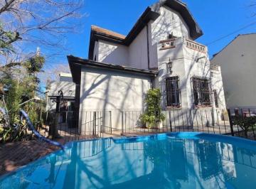 Casa · 178m² · 5 Ambientes · 1 Cochera · Casa en Florida