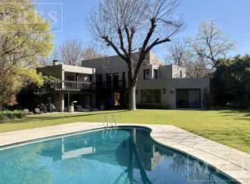 Casa · 440m² · 6 Ambientes · 2 Cocheras · Casa en Alquiler Temporario en Olivos Golf Club