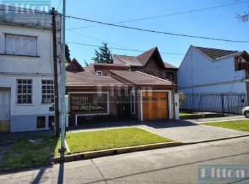 Casa · 200m² · 7 Ambientes · 2 Cocheras · Casa en Banfield Este