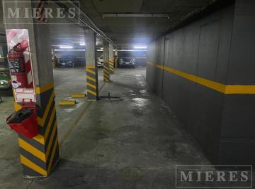 Garage · 12m² · Cochera Cubierta en Venta en Olivos