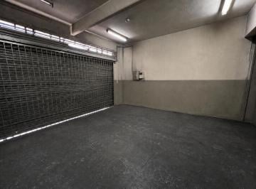 Bodega-Galpón · 515m² · Galpón + Vivienda 515 m² en Flores