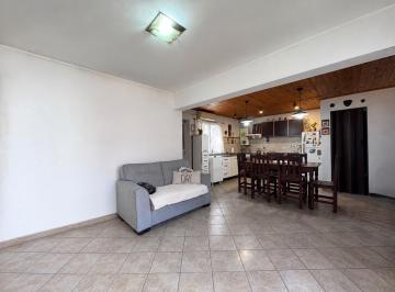 Casa · 140m² · 6 Ambientes · 1 Cochera · Venta | Permuta Casa Al Frente de Tres Dorm. y Cochera. Barrio Triangulo Rosario
