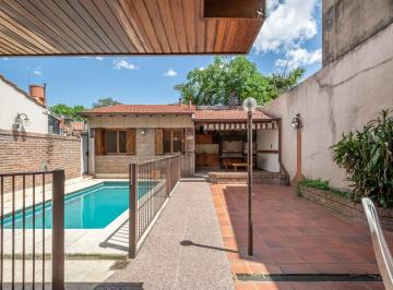 Casa · 200m² · 4 Ambientes · 1 Cochera · Casa en Venta en Florida – 3 Dorm., Jardín, Pileta, Quincho y Cochera