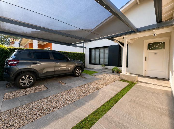Casa · 200m² · 6 Ambientes · 1 Cochera