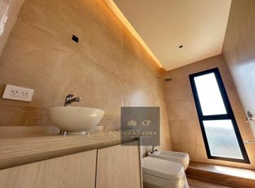 Casa · 217m² · 5 Ambientes · 4 Cocheras · Sgcasa Venta Barrio El Aljibe