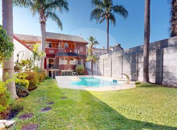 Casa · 364m² · 5 Ambientes · 3 Cocheras · Casa en Ciudad Jardín del Palomar 5 Ambientes Pileta Quincho Parrilla Apto Crédito