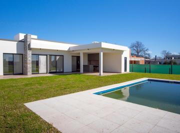 Casa · 170m² · 5 Ambientes · 4 Cocheras · Venta Casa 5 Ambientes a Estrenar, con Jardín, Piscina y Parrilla en Prados del Oeste.
