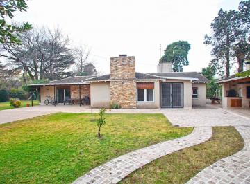 Casa · 355m² · 7 Ambientes · 8 Cocheras · Casa en Venta 1 Planta en La Horqueta Zona Newman 5 Dorm. con Pileta 1940 de Lote y 397 Cub