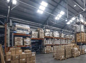 Bodega-Galpón · 2490m² · Nave Industrial en Alquiler en Hurlingham