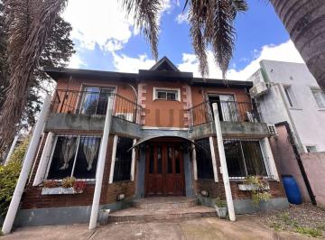 Casa · 269m² · 6 Ambientes · 2 Cocheras · Casa en Venta 6 Ambientes con Jardin, Patio, Pileta, Suite en Don Torcuato, Tigre, Apto Crédito