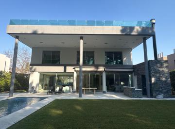 Casa · 400m² · 6 Ambientes · 4 Cocheras · Casa en Alquiler (Sin Muebles) en Pacheco Golf Club