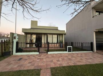 Casa de 2 ambientes, Villa Elisa · Oportunidad Casa Reciclada a Nueva en Venta!