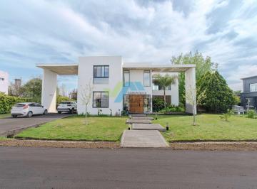 Casa · 274m² · 5 Ambientes · 2 Cocheras · Casa Chalet en Venta en Campo Grande, Pilar, G. B. a. Zona Norte