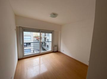 Departamento de 3 ambientes, Vicente López · Muy Lindo Semipiso en La Isla de Olivos
