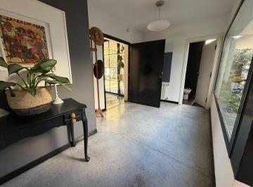 Casa · 340m² · 6 Ambientes · 2 Cocheras · Venta. La Rufina. Exclusiva Casa 3 Dorm.. Lote Plano