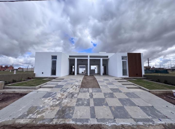Casa · 180m² · 3 Ambientes · 1 Cochera