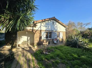 Casa · 120m² · 3 Ambientes · 4 Cocheras · Casa en Ituzaingó - Caaguazú 101