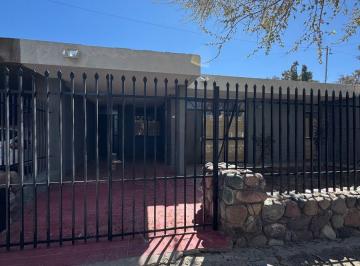 Casa de 5 ambientes, Presidente Sarmiento · Casa 3 Dorm. en B° Supe, Godoy Cruz – Apta Crédito – Cochera Doble