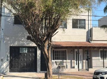 tres-de-febrero-villa-bosch-alquiler-ph-3-ambientes · PH Planta Alta 3 Ambientes con Cochera