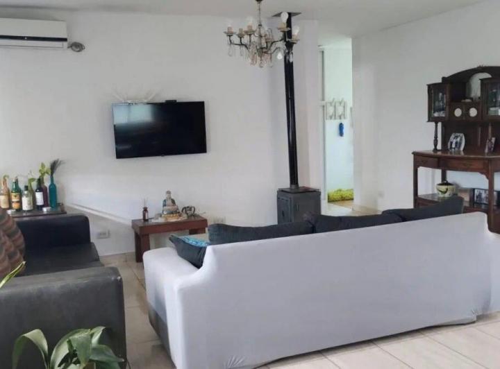 Casa · 113m² · 4 Ambientes · 1 Cochera