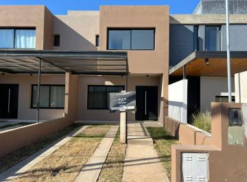 Departamento · 125m² · 6 Ambientes · 1 Cochera · Duplex en Alquiler de 3 Dorm. en Colinas de Manantiales