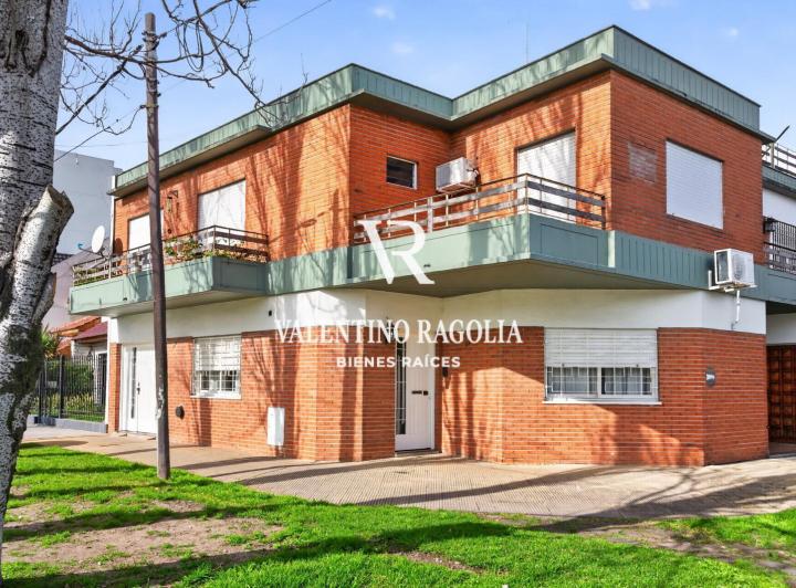 Casa · 170m² · 5 Ambientes · 1 Cochera