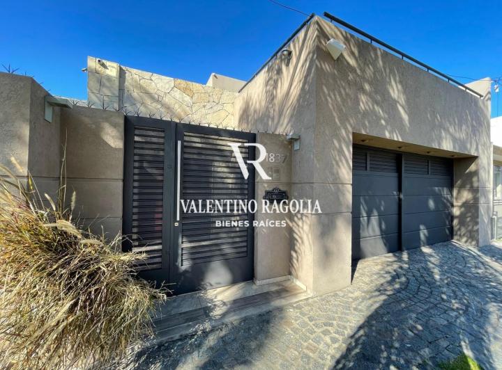 Casa · 380m² · 6 Ambientes · 2 Cocheras