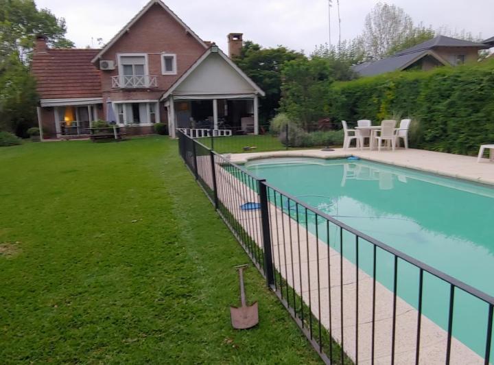 Casa · 200m² · 6 Ambientes · 1 Cochera