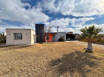 Casa · 180m² · 4 Ambientes · 4 Cocheras · Casa en Venta en Las Paredes – San Rafael, Mendoza