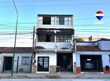 Casa · 300m² · 14 Ambientes · 1 Cochera · Casa Venta Zona Terminal Acepta Permuta